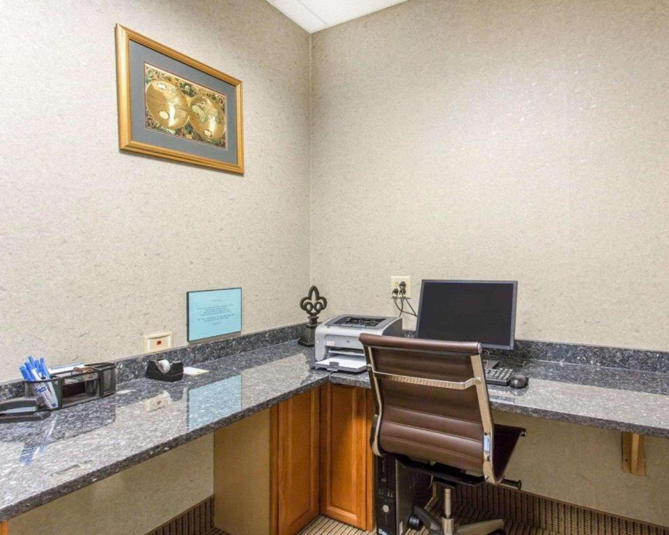 Comfort Inn & Suites Madisonville Eksteriør billede