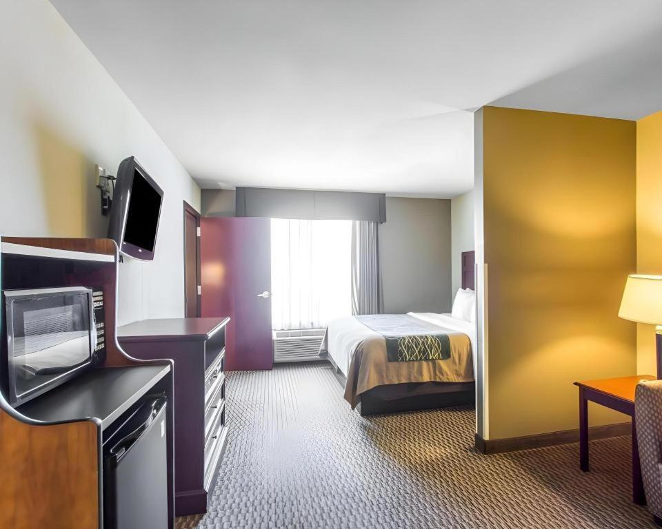 Comfort Inn & Suites Madisonville Eksteriør billede