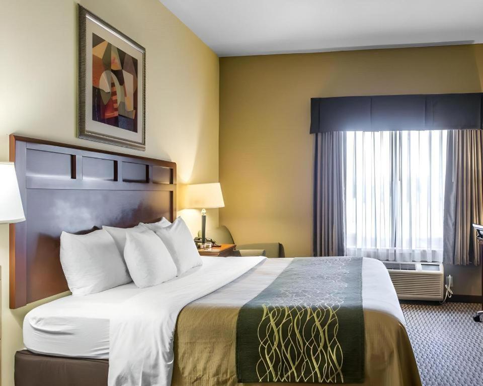 Comfort Inn & Suites Madisonville Eksteriør billede