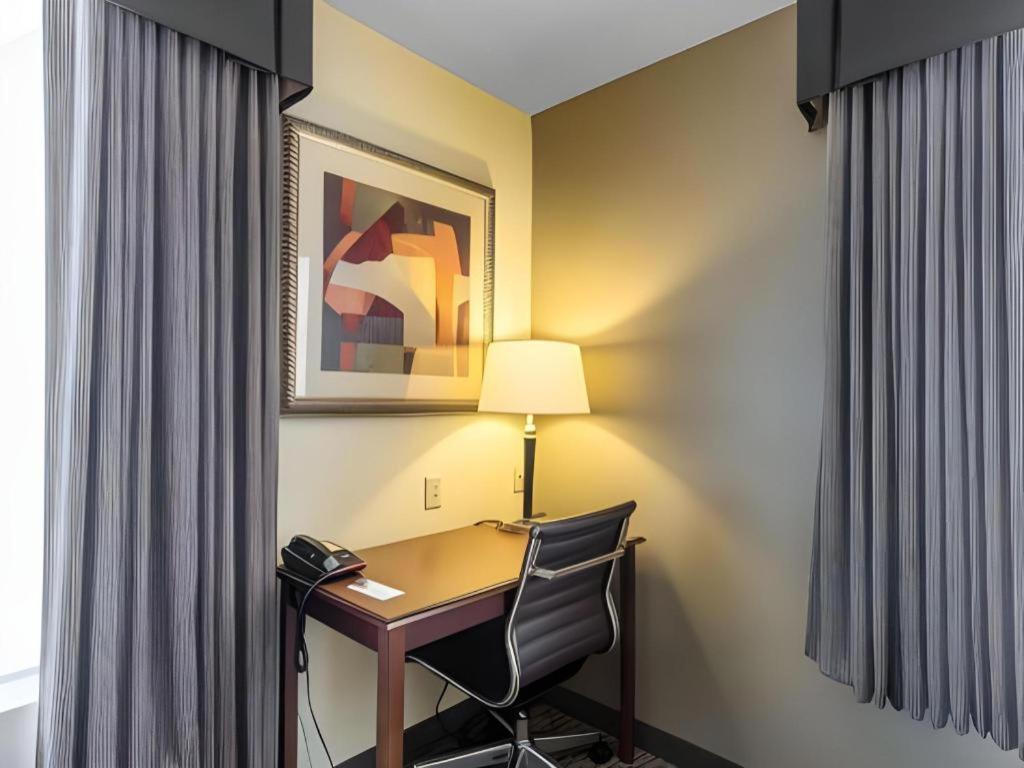 Comfort Inn & Suites Madisonville Eksteriør billede