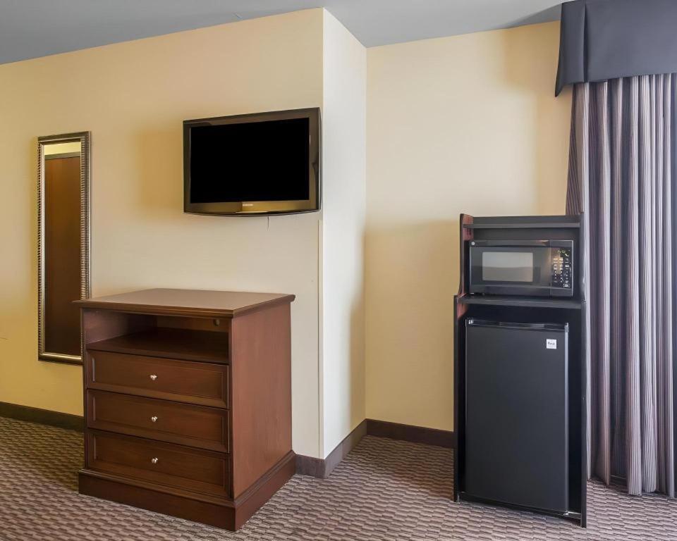 Comfort Inn & Suites Madisonville Eksteriør billede