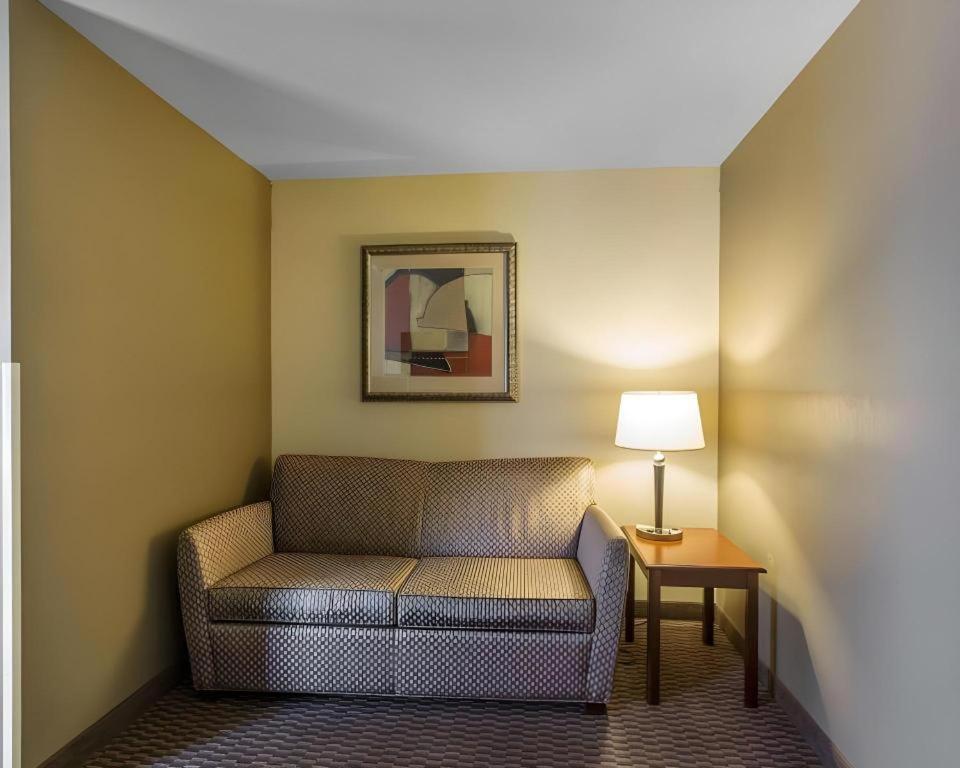Comfort Inn & Suites Madisonville Eksteriør billede