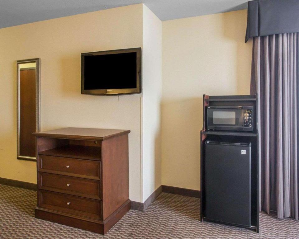 Comfort Inn & Suites Madisonville Eksteriør billede