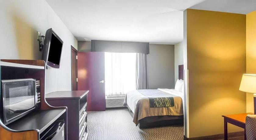 Comfort Inn & Suites Madisonville Eksteriør billede