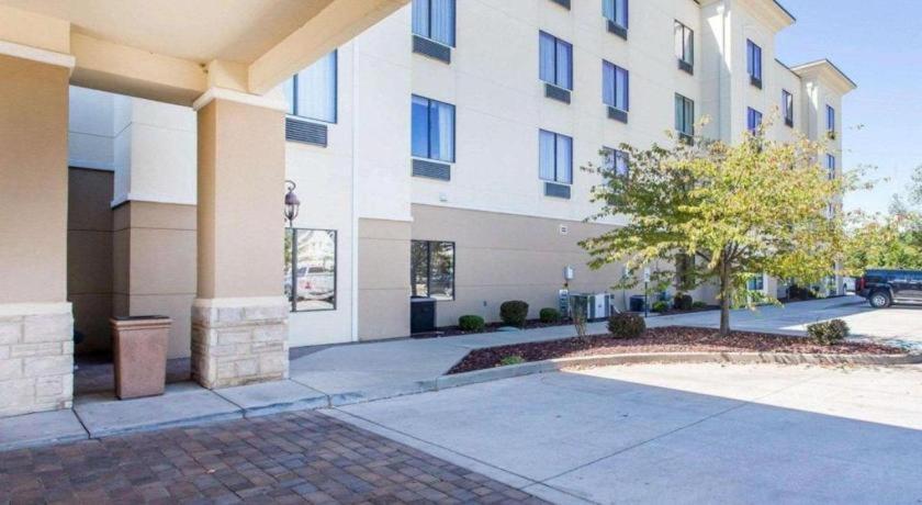 Comfort Inn & Suites Madisonville Eksteriør billede