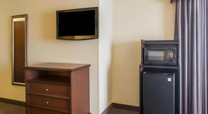 Comfort Inn & Suites Madisonville Eksteriør billede