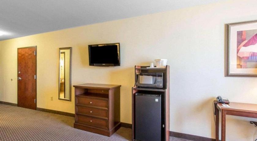 Comfort Inn & Suites Madisonville Eksteriør billede